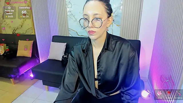 Snapshot of Athenaa_tay chatting on May 25, 2026, 3:28 am Athenaa tay online show from May 25, 2026, 3:28 am