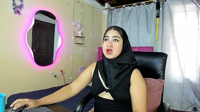 Snapshot of SamiraAwada chatting on June 1, 2026, 7:13 pm SamiraAwada online show from June 1, 2026, 7:13 pm