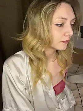 Snapshot of Leecey chatting on March 6, 2026, 10:16 pm Leecey online show from March 6, 2026, 10:16 pm