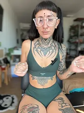 Snapshot of xsadtanas chatting on March 16, 2026, 5:37 pm xsadtanas online show from March 16, 2026, 5:37 pm