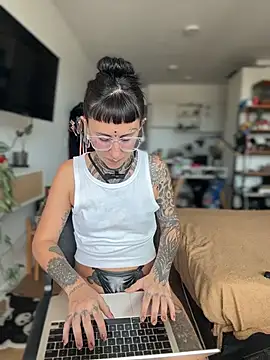 Snapshot of xsadtanas chatting on February 9, 2026, 5:11 pm xsadtanas online show from February 9, 2026, 5:11 pm