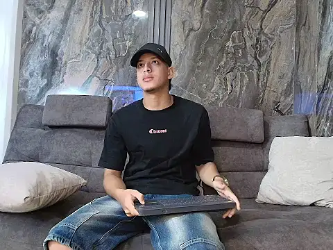 Noah Blackk online show from February 20, 2026, 1:13 pm