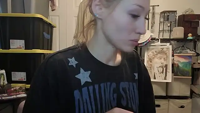 Snapshot of ThornsandHoney chatting on May 20, 2026, 7:00 pm ThornsandHoney online show from May 20, 2026, 7:00 pm