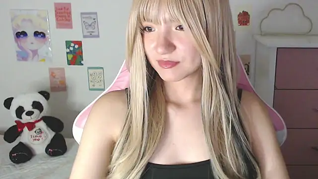 SweetSkyy  online show from February 26, 2026, 11:05 pm