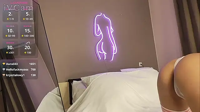 Moonelly online show from February 3, 2026, 2:53 am