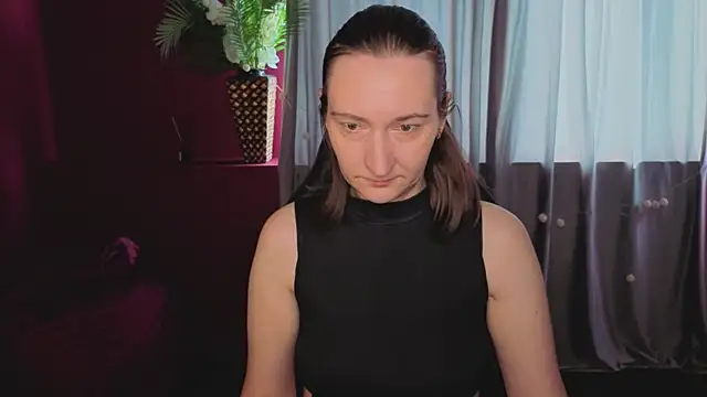 SelestiaSnata online show from June 19, 2026, 1:33 am
