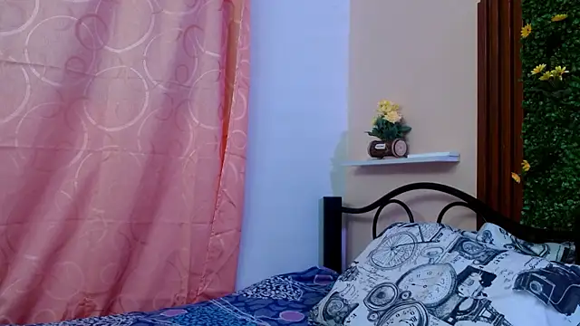 calimasalas2 online show from March 14, 2026, 11:44 pm