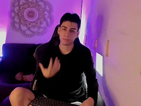 Snapshot of juan_posada chatting on March 27, 2026, 4:08 pm juan posada online show from March 27, 2026, 4:08 pm