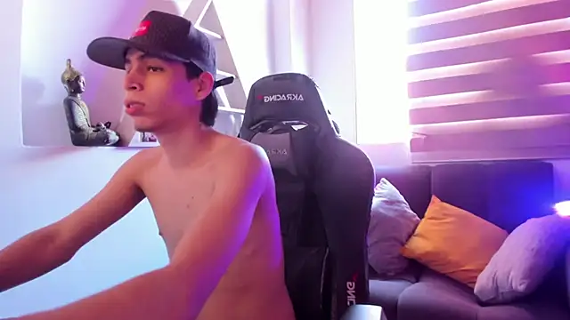 Snapshot of juan_posada chatting on February 7, 2026, 8:17 pm juan posada online show from February 7, 2026, 8:17 pm