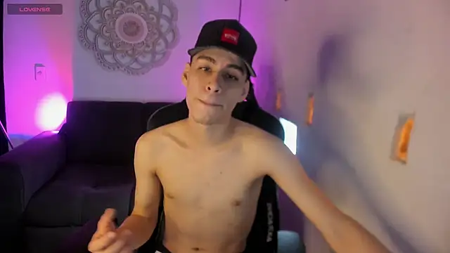 Snapshot of juan_posada chatting on March 3, 2026, 3:08 pm juan posada online show from March 3, 2026, 3:08 pm