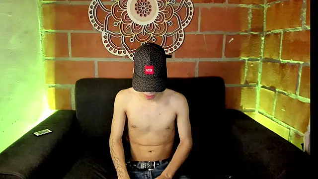 Snapshot of juan_posada chatting on March 16, 2026, 4:42 am juan posada online show from March 16, 2026, 4:42 am