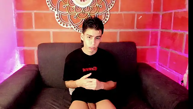 Snapshot of juan_posada chatting on March 11, 2026, 7:08 pm juan posada online show from March 11, 2026, 7:08 pm