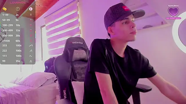 Snapshot of juan_posada chatting on February 22, 2026, 5:25 pm juan posada online show from February 22, 2026, 5:25 pm