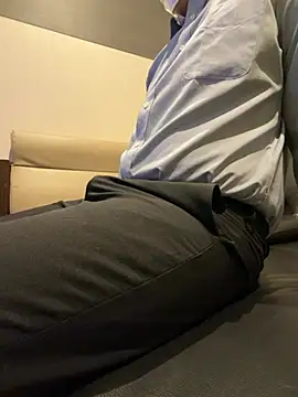 yuuuuusuke00 online show from February 9, 2026, 1:03 am