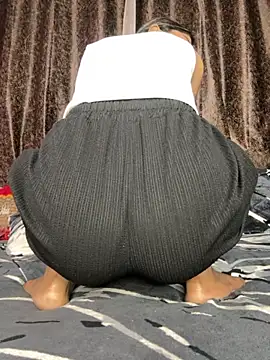 sexy isha online show from March 1, 2026, 10:48 am