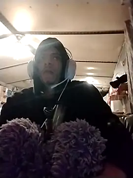 Snapshot of spooky425hd chatting on March 18, 2026, 12:58 am spooky425hd online show from March 18, 2026, 12:58 am