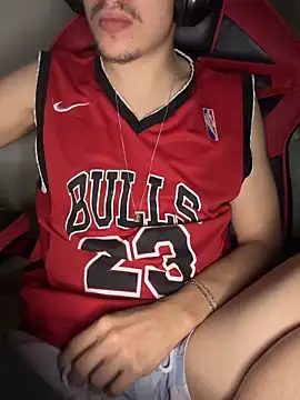 Snapshot of hungtwinkBR chatting on March 7, 2026, 11:54 pm hungtwinkBR online show from March 7, 2026, 11:54 pm