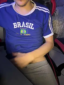 Snapshot of hungtwinkBR chatting on February 15, 2026, 9:14 pm hungtwinkBR online show from February 15, 2026, 9:14 pm