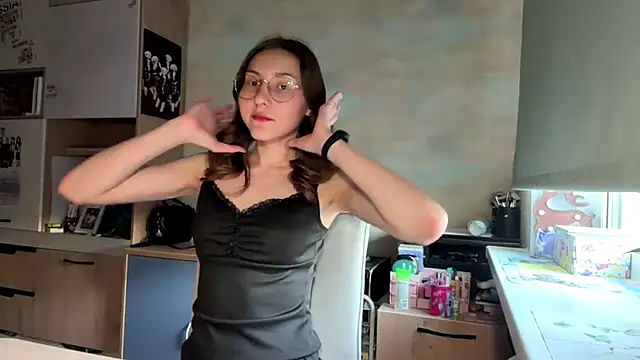 Miaaa Moon online show from May 6, 2026, 3:38 pm