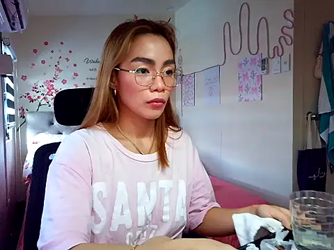 sangkissed92 online show from May 17, 2026, 4:34 am