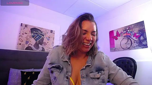 Snapshot of milfsecret69 chatting on June 18, 2026, 10:53 am milfsecret69 online show from June 18, 2026, 10:53 am