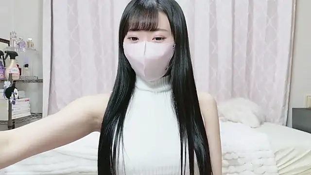 Snapshot of MOE_o0 chatting on February 6, 2026, 9:05 am MOE o0 online show from February 6, 2026, 9:05 am