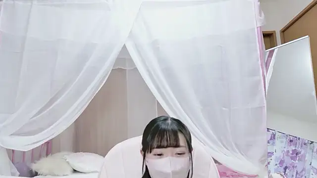 Snapshot of MOE_o0 chatting on March 13, 2026, 9:14 am MOE o0 online show from March 13, 2026, 9:14 am