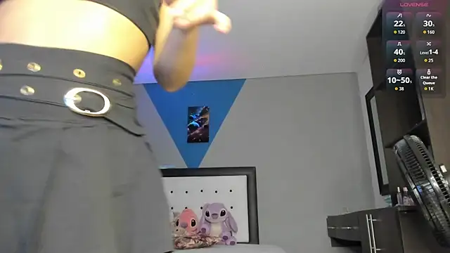 Katee mos online show from March 12, 2026, 6:01 pm