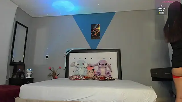 Katee mos online show from March 11, 2026, 4:39 am