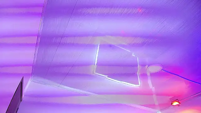 Madame scarlett online show from March 6, 2026, 11:27 am