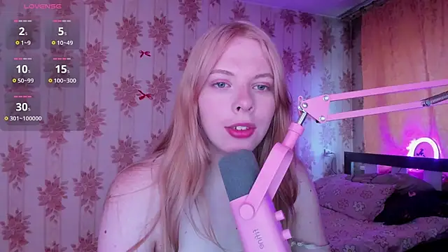 Snapshot of Cutie_Bambi chatting on June 19, 2026, 12:11 pm Cutie Bambi online show from June 19, 2026, 12:11 pm