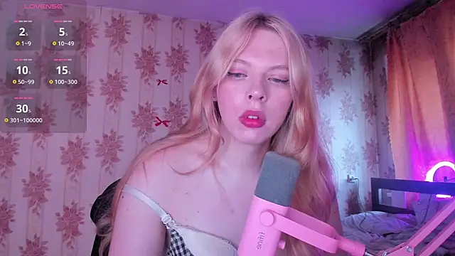 Snapshot of Cutie_Bambi chatting on August 1, 2026, 12:14 pm Cutie Bambi online show from August 1, 2026, 12:14 pm