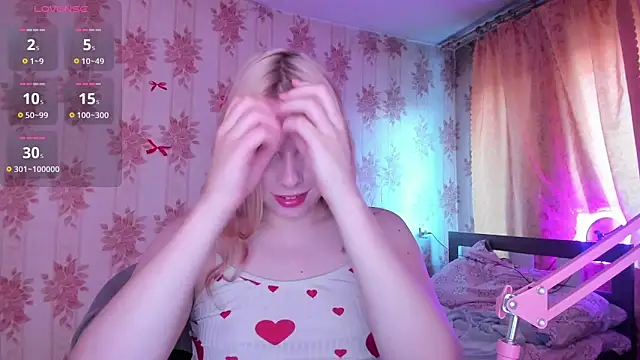 Snapshot of Cutie_Bambi chatting on July 27, 2026, 12:12 pm Cutie Bambi online show from July 27, 2026, 12:12 pm