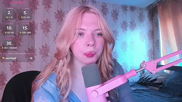 Snapshot of Cutie_Bambi chatting on July 15, 2026, 12:23 pm Cutie Bambi online show from July 15, 2026, 12:23 pm