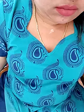 Snapshot of silk_rose05 chatting on April 2, 2026, 7:26 am silk rose05 online show from April 2, 2026, 7:26 am