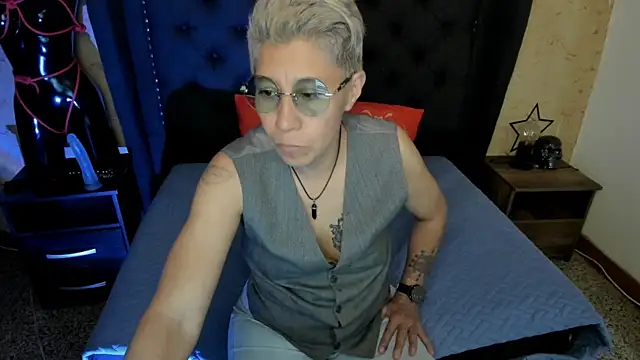 Kali Panther online show from April 28, 2026, 8:02 pm