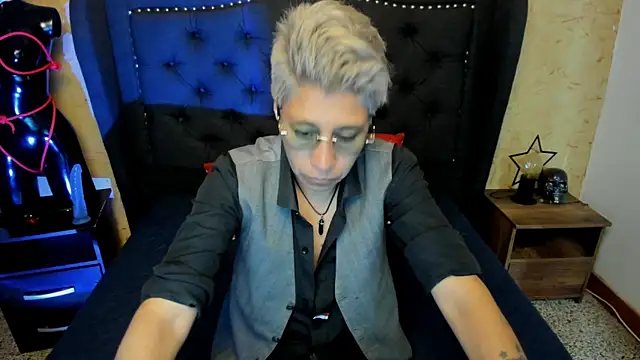 Kali Panther online show from April 30, 2026, 8:16 pm