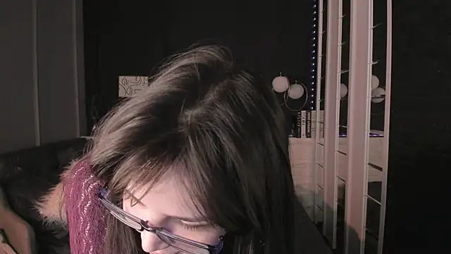 Maykinkya online show from May 1, 2026, 2:22 pm