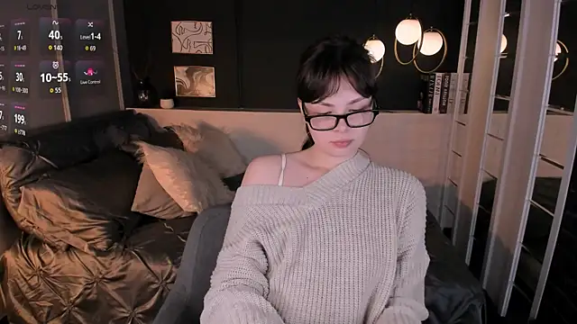 Maykinkya online show from May 3, 2026, 1:58 pm