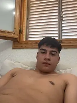 Elpijas1 online show from May 30, 2026, 10:43 am