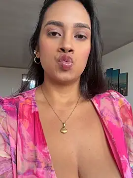 LunaHeat online show from May 2, 2026, 8:47 pm