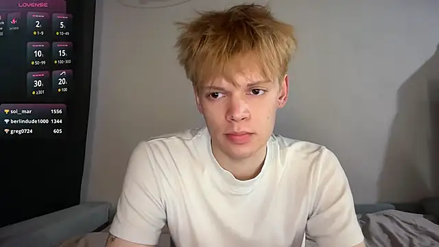 Snapshot of Kevin_bucks chatting on April 4, 2026, 2:45 pm Kevin bucks online show from April 4, 2026, 2:45 pm