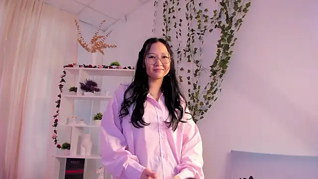 GlennaDevincent online show from February 1, 2026, 7:39 am