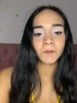 Snapshot of Maria_x_Alejandra chatting on May 14, 2026, 10:29 pm Maria x Alejandra online show from May 14, 2026, 10:29 pm