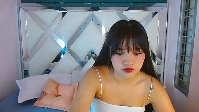 Kaytlin James online show from March 3, 2026, 12:01 pm