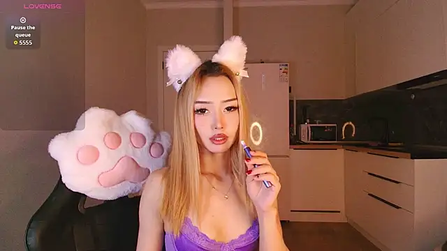 dionlee9 online show from February 14, 2026, 1:55 pm