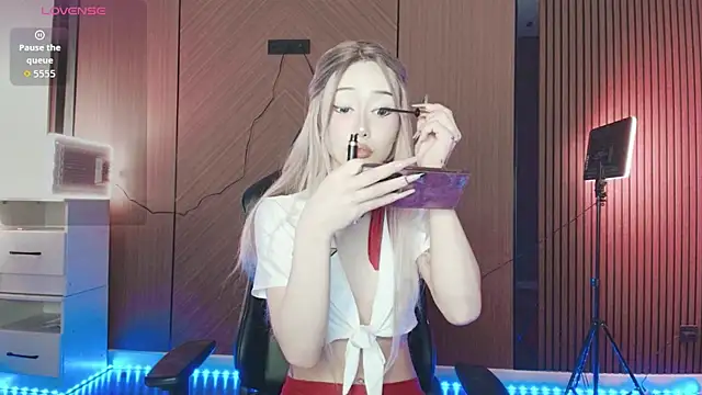 dionlee9 online show from March 22, 2026, 2:07 pm