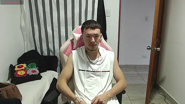 Ariana Esteban07 online show from March 16, 2026, 11:47 am