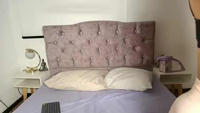 Ruby Rouge  online show from March 19, 2026, 7:14 pm