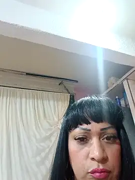 SabrinaColin online show from April 29, 2026, 3:32 am